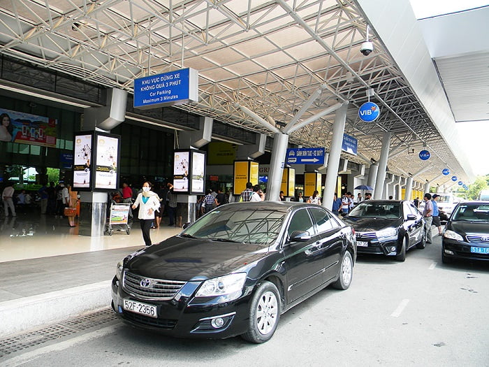 Xe 4 chỗ đón/trả sân bay Tân Sơn Nhất Di chuyển nhanh, linh hoạt